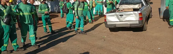 Imagem ilustrativa da imagem Trabalhadores paralisam coleta de lixo em Londrina e Ibiporã