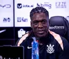Seedorf chega ao Corinthians e chama elenco de 'leão ferido'
