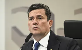 Moro defende Flávio e Valdemar e propõe agência anticorrupção