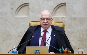Fachin intervém na crise do Supremo e suspende decisões de Mendonça e Dino