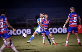 Londrina cria, mas leva gol no fim e perde para o Fortaleza