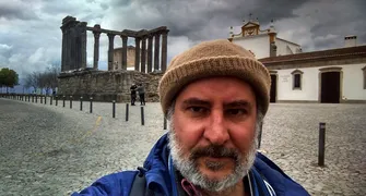 Ademir Assunção: homenageado no Londrix, poeta lança dois livros