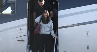 Aeronave com Flávio Bolsonaro e família pousa nos Estados Unidos