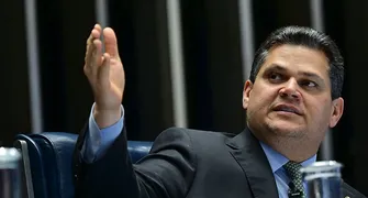 Alcolumbre retira PEC da Segurança Pública da pauta por causa de emendas