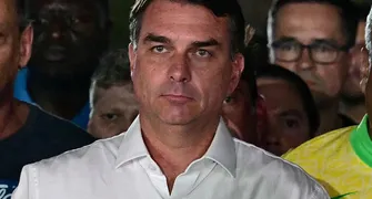 Aliados de Flávio no Paraná evitam falar de carta que contesta eleição de Lula