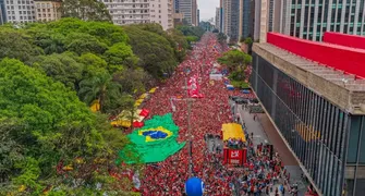 Campanha de Lula aciona TSE após post falso sobre comício na Paulista