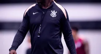 Corinthians encara o Mirassol pressionado para sair da ZR