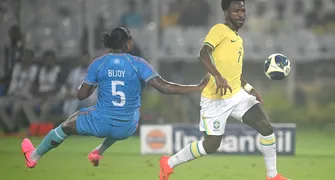 Em ritmo de treino, Brasil goleia a Índia em Calcutá: 4 a 0
