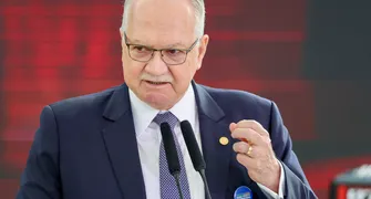 Fachin desmarca julgamento sobre atuação de Mendonça no caso Master