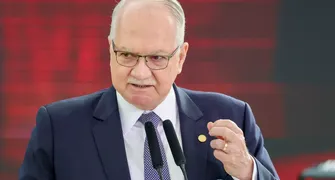 Fachin dá 5 dias para Mendonça e Gonet responderem acusação de Moraes