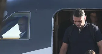 Flávio Bolsonaro divulga carta nos EUA e se diz 'presidente eleito'