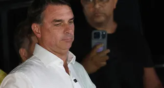 Aliado de Trump diz que Flávio Bolsonaro já está nos EUA