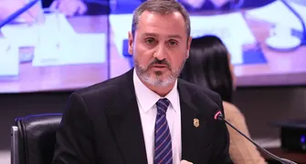 Flavio Dino determina reintegração de Andrei ao comando da PF