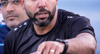 Hugo Chacon deve comandar o Londrina até o fim da Série B