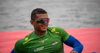 Isaquias Queiroz é campeão mundial de canoagem na Polônia; Tofalini fica com bronze