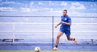 LEC busca vitória contra a Ponte Preta para respirar na Série B