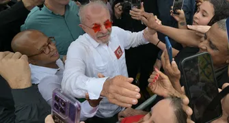 Lula vota e enaltece mobilização popular: "nunca vi nada igual"