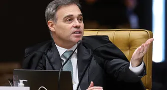 Mendonça acompanha Fachin e vota por julgamento separado de Moraes