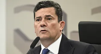Moro defende Flávio e Valdemar e propõe agência anticorrupção