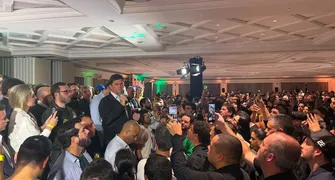 Moro reúne 230 prefeitos e quase 3 mil pessoas em evento pró-Flávio em Curitiba