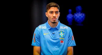 Seleção se apresenta com caras novas e velhos conhecidos
