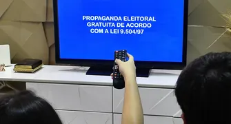 Tom emotivo marca o último horário eleitoral da campanha