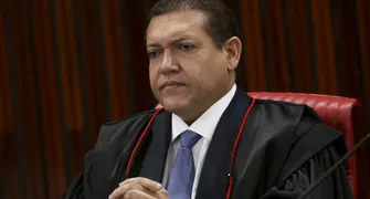 TSE atende Flávio e manda suspender canal 'Exército do Lula'; PT irá recorrer