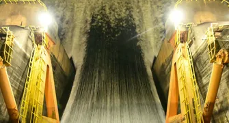 Vertedouro da Itaipu é aberto por causa das chuvas intensas