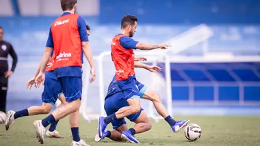 Time tem revezado treinamentos entre o VGD e o CT da SM Sports