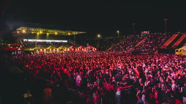 Festival terá os palcos Tropical, Lab e Hype com programação que vai do rap e funk ao pop, além de rock e música eletrônica, é só escolher e se jogar na pista