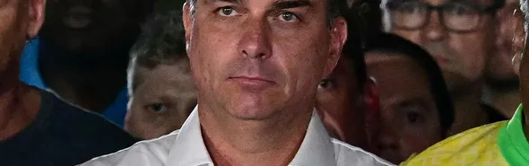 Imagem ilustrativa da imagem Aliados de Flávio no Paraná evitam falar de carta que contesta eleição de Lula