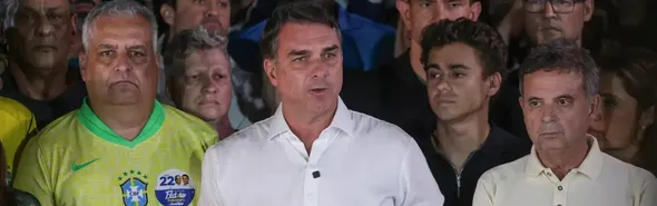 Imagem ilustrativa da imagem Investigações contra Flávio continuam no STF mesmo após fuga