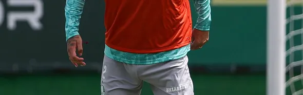 Imagem ilustrativa da imagem Palmeiras visita o Athletico de olho na liderança do Brasileiro
