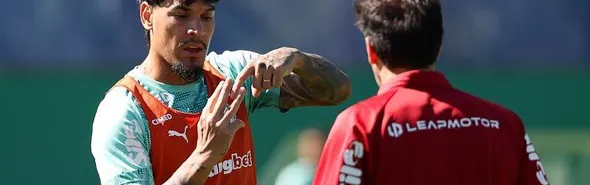 Imagem ilustrativa da imagem Palmeiras visita o Santos para tentar retomar liderança