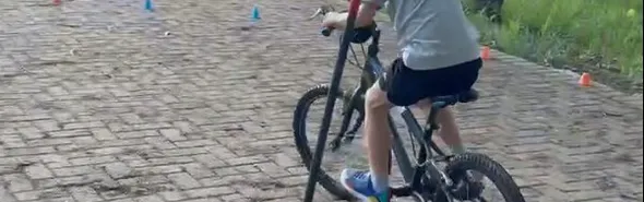 Imagem ilustrativa da imagem UEL oferece aulas gratuitas de ciclismo para crianças e adolescentes
