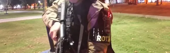 Imagem ilustrativa da imagem Vídeos mostram PMs agredindo apoiadores de Lula no Paraná