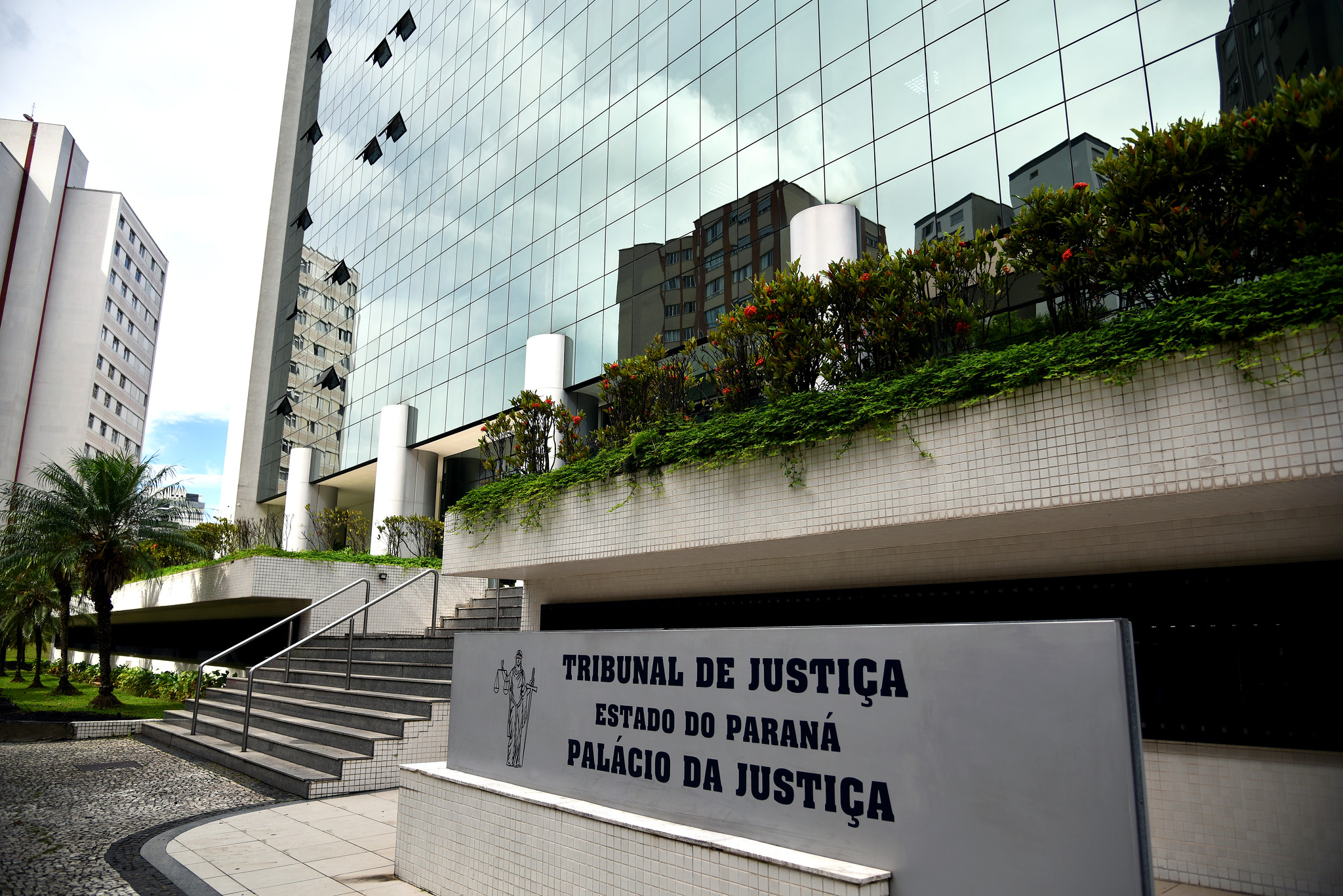 'Cambada de índios': condomínio e subsíndico em Londrina são condenados por injúria