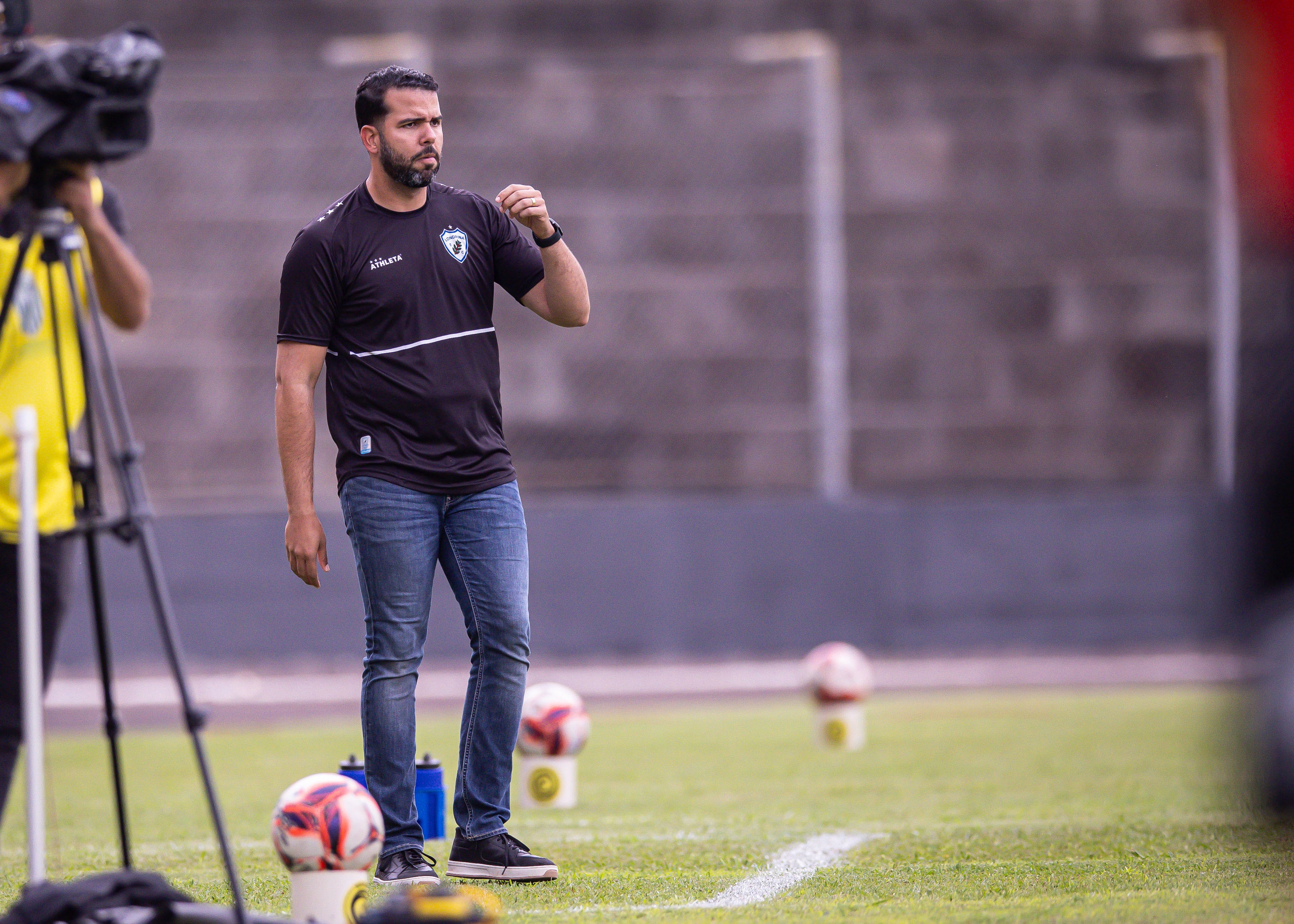 Chacon defende elenco do Londrina na Série B: 'Homens trabalhadores'