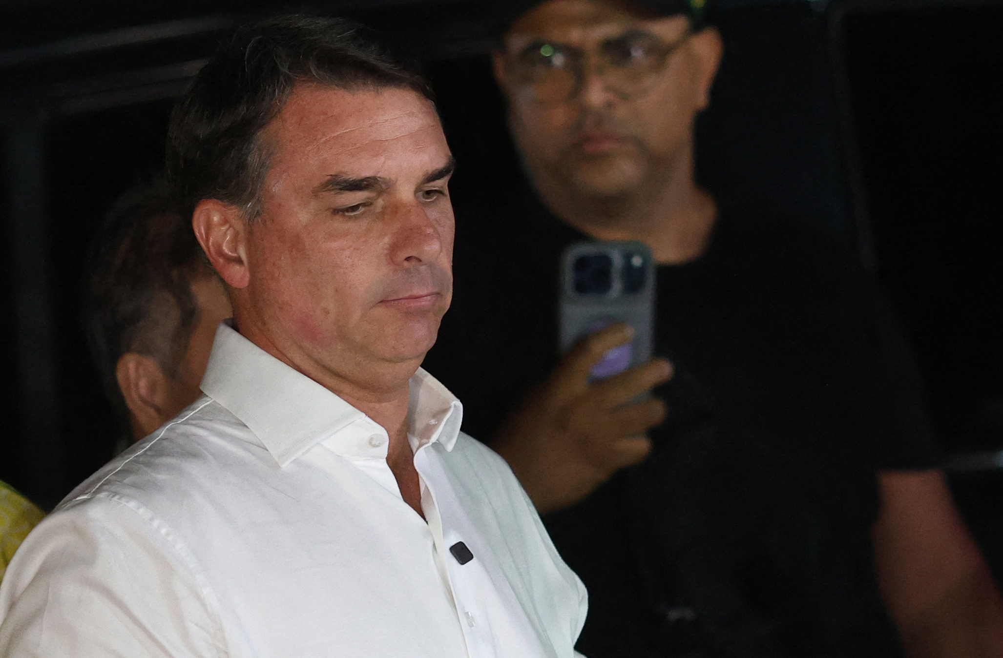 Aliado de Trump diz que Flávio Bolsonaro já está nos EUA
