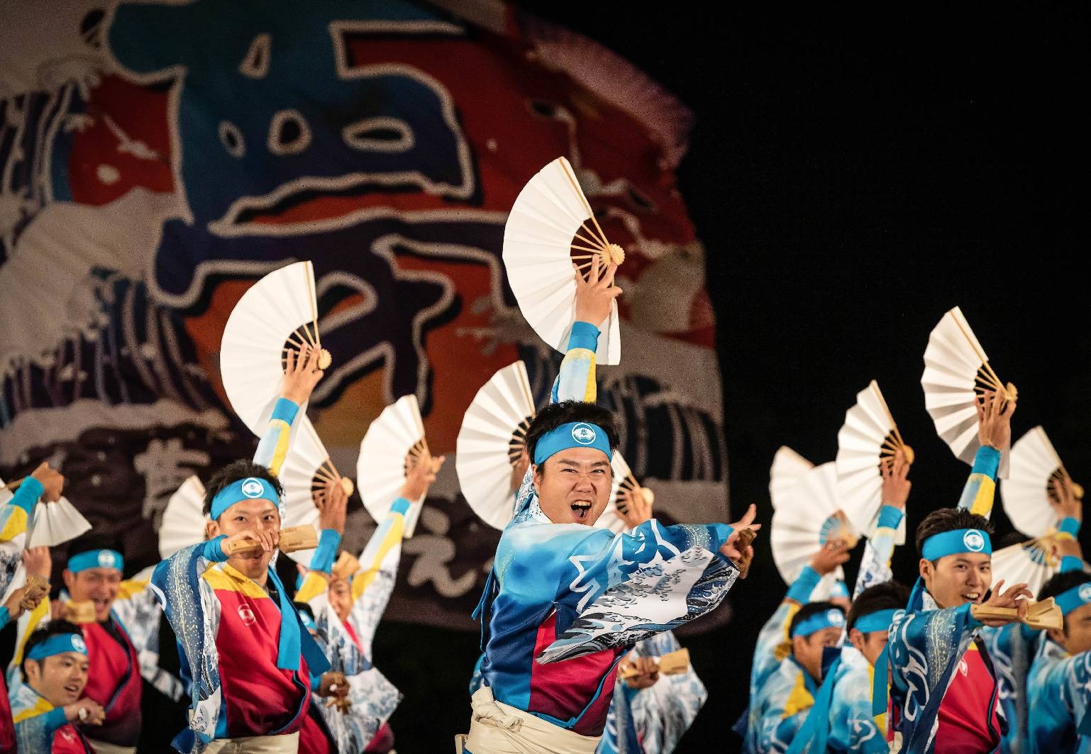 Dançarino japonês faz apresentações em Curitiba