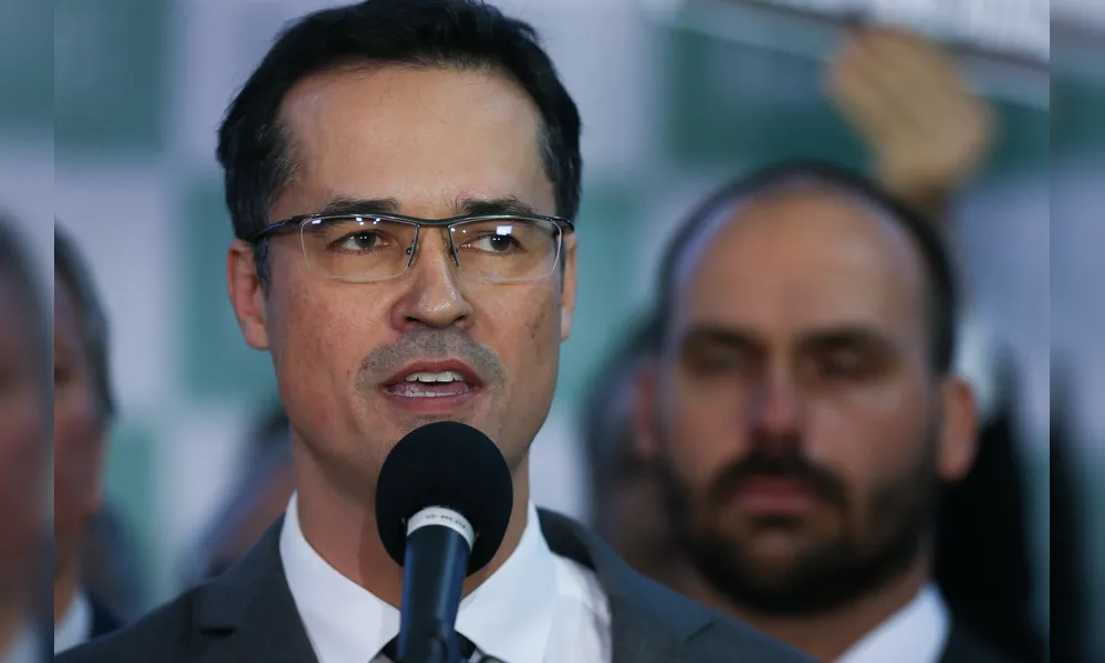 Justiça suspende campanha de Dallagnol ao Senado no Paraná