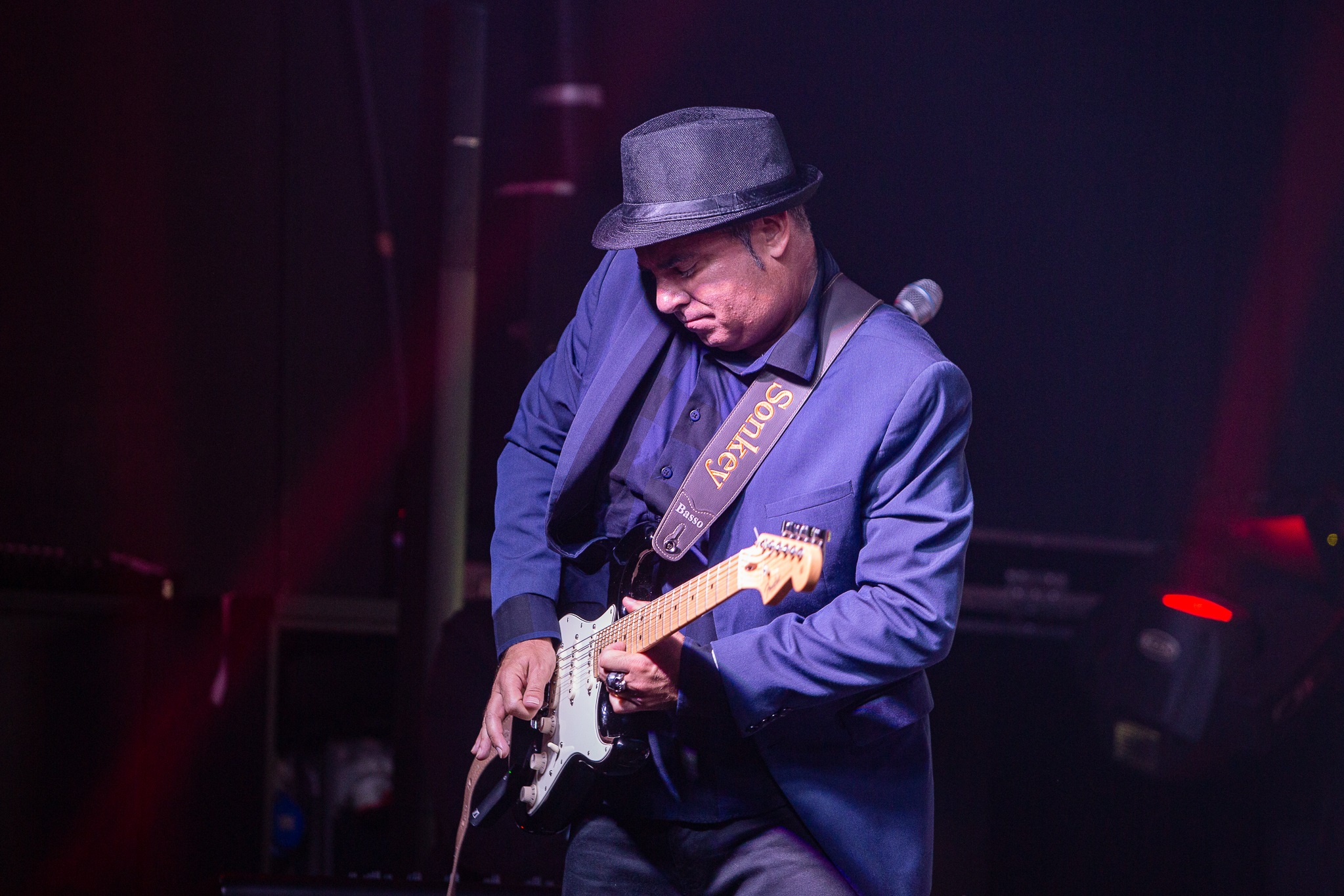 Kiko Jozzolino comemora 35 anos na estrada do blues