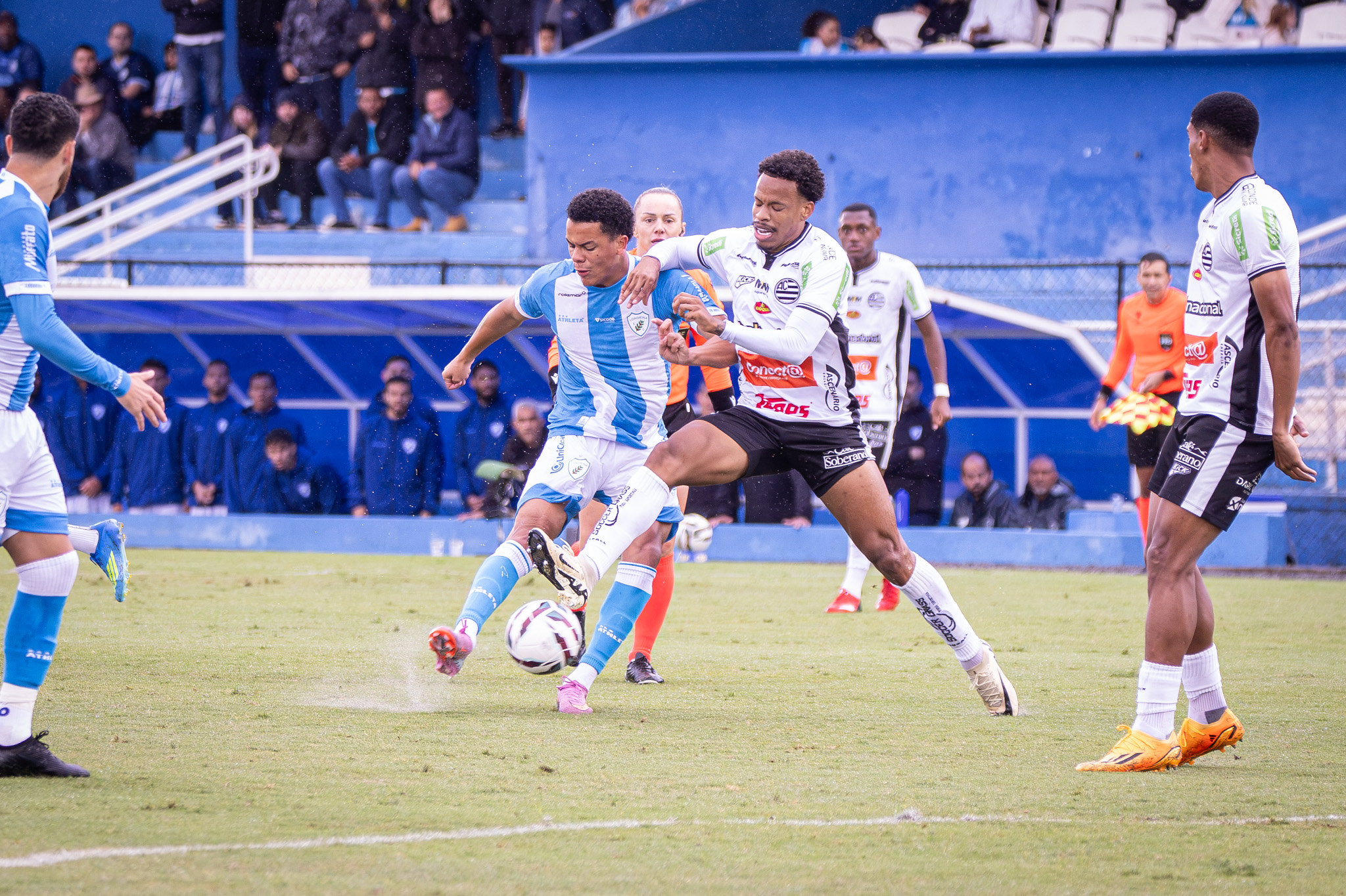 LEC demite Micale e junta os cacos para enfrentar o Athletic