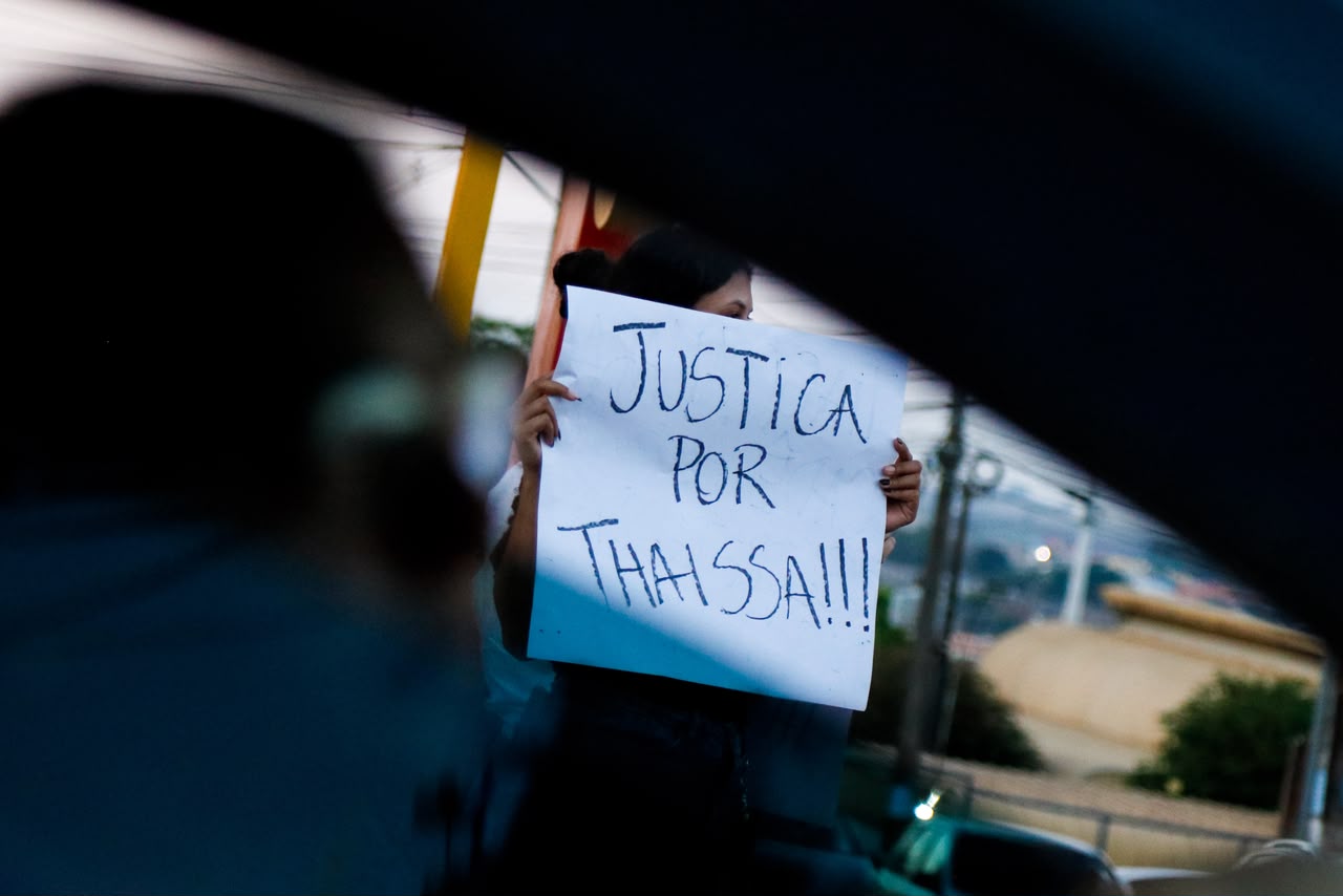 Protesto pede Justiça por morte de jovem com 44 facadas em Londrina