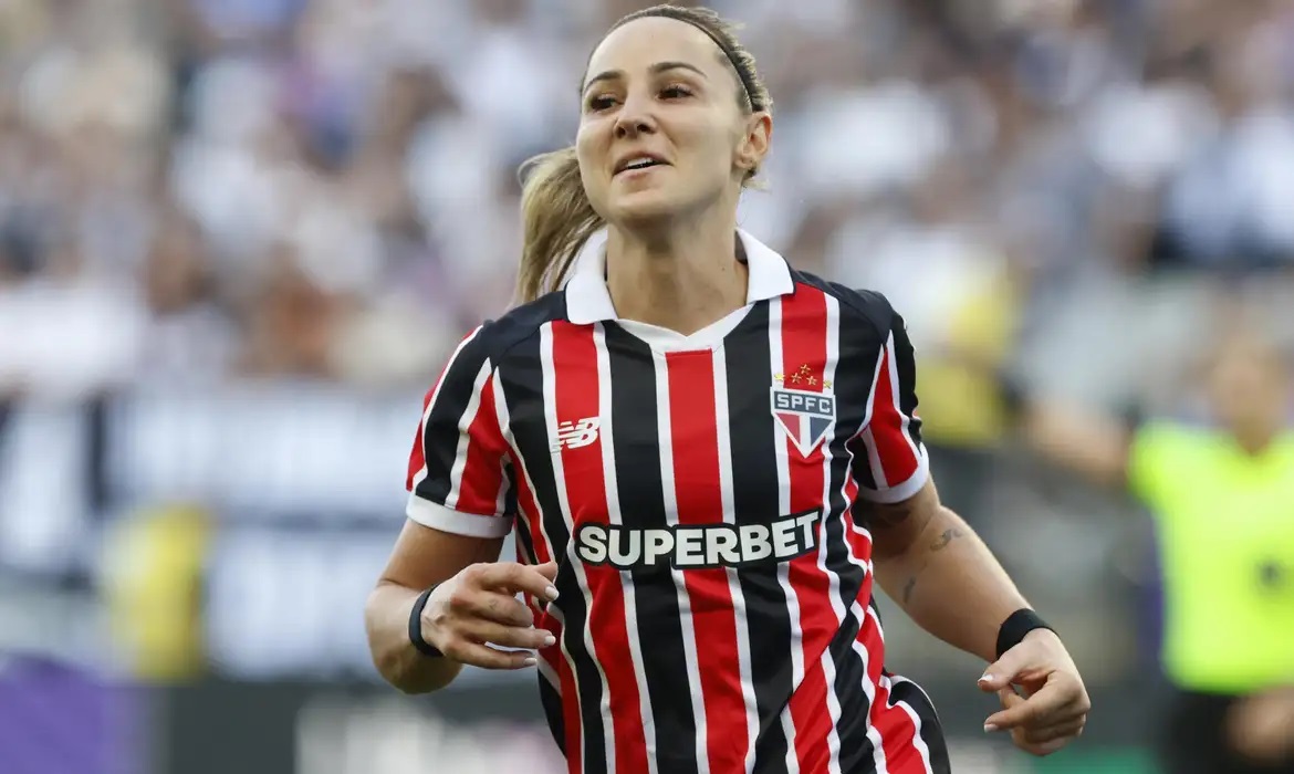 São Paulo, de Crivelari, derrota Corinthians, de Jhonson