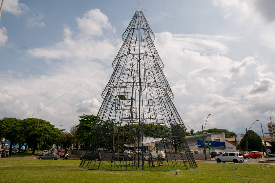 Decoração de Natal na Saul Elkind é atração principal na Zona Norte