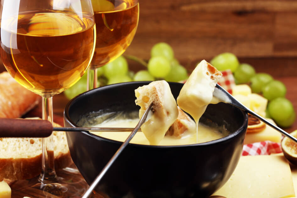 Fondue: prato bom para se aquecer no inverno é também sinônimo de interação