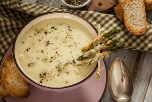 Creme de aspargos: um prato quente para os dias frios