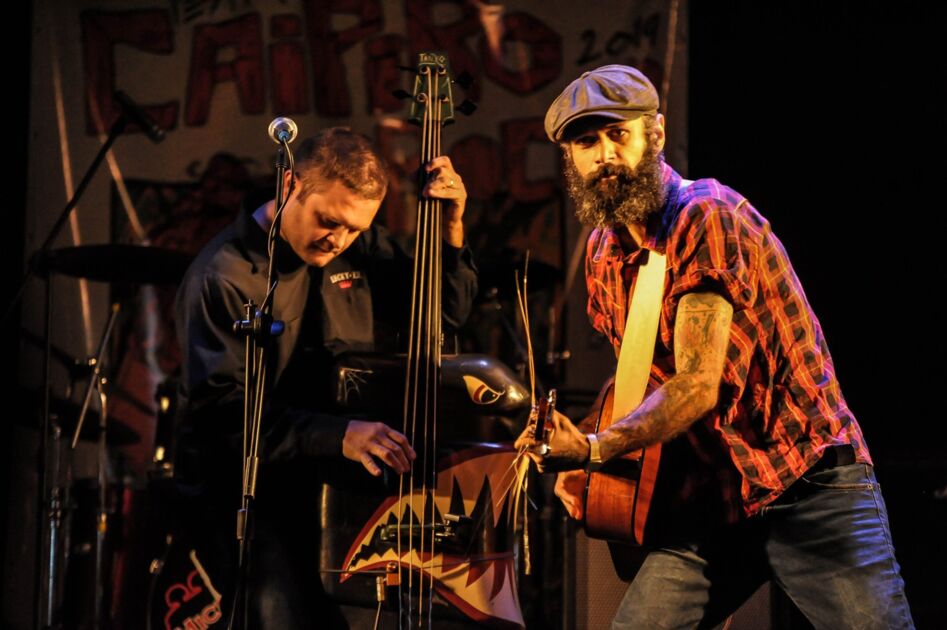 Banda Farol Negro lança o single 'Domando o Touro'