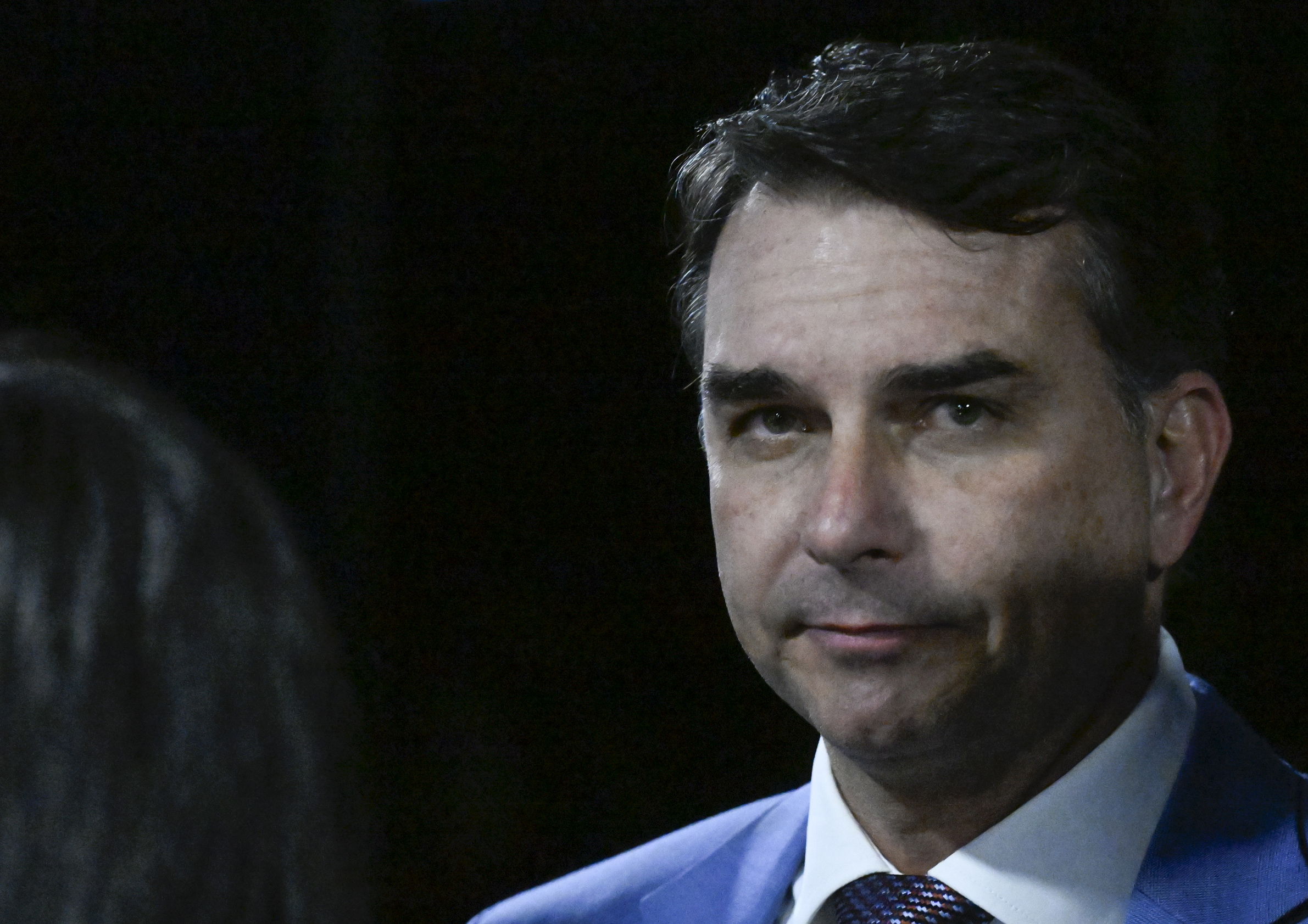 Montagens humorísticas de Flávio Bolsonaro com Trump e outros em resposta à polêmica